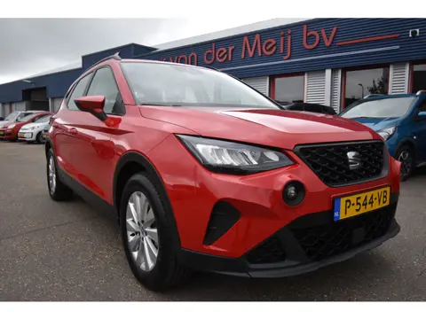 SEAT Arona 1.0 TSI Style , TREKHAAK , CLIMATR , CR CONTR , NAVI VIA APP , LMV16 , PDC A ,