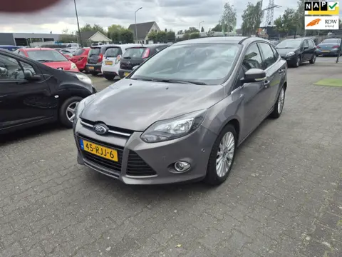 Ford Focus Ford Focus 1.6 TI-VCT First Edition-SEDAN