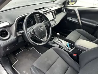 Foto 17 van Toyota RAV4 2.5 Hybrid AWD Dynamic Trekhaak Stoelverwarming Stuurverwarming Dodehoek detectie