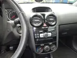 Foto 30 van Opel Corsa 1.2-16V '111' Edition MET APK AIRCO