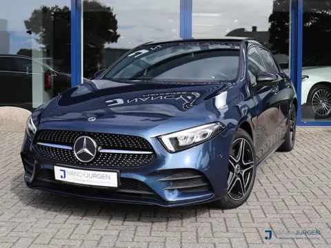 Mercedes-Benz A-Klasse 250 e Business | AMG | Elektr. Pano Dak | Night Pakket | MBUX High End | Aug.