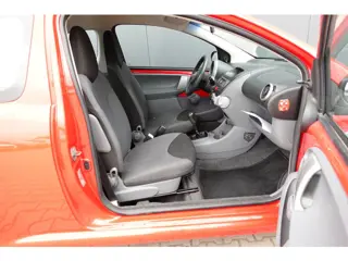 Foto 15 van Toyota Aygo 1.0-12V Access