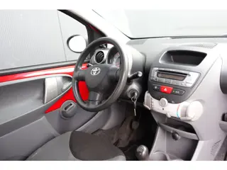 Foto 18 van Toyota Aygo 1.0-12V Access
