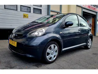 Foto 19 van Toyota Aygo 1.0-12V + 5drs Airco ElecRam Apk