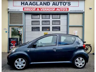 Foto 18 van Toyota Aygo 1.0-12V + 5drs Airco ElecRam Apk
