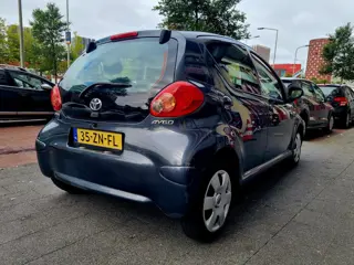 Foto 16 van Toyota Aygo 1.0-12V + 5drs Airco ElecRam Apk