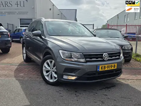 Volkswagen Tiguan 1.4 TSI Connected Series Panorama alcantara