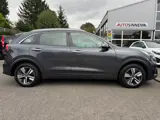 Foto 25 van Kia Niro 1.6 GDi Hybrid DynamicLine | All Season | Dealer onderhouden | Carplay |
