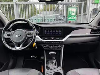 Foto 20 van Kia Niro 1.6 GDi Hybrid DynamicLine | All Season | Dealer onderhouden | Carplay |