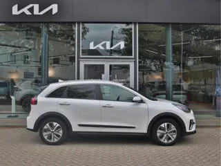 Foto 16 van Kia e-Niro ExecutiveLine 64 kWh | Leder | Memory | JBL | Schuifdak | Stoelventilatie | All-Season |