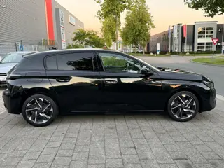 Foto 18 van Peugeot 308 1.2 PureTech Allure| 360camera|Cruise contr|CarPlay|Automaat