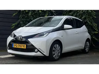 Foto 20 van Toyota Aygo 1.0 VVT-i x-play 2017 AIRCO/PARKEERCAMERA/5-DEURS