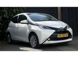 Foto 28 van Toyota Aygo 1.0 VVT-i x-play 2017 AIRCO/PARKEERCAMERA/5-DEURS