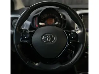 Foto 13 van Toyota Aygo 1.0 VVT-i x-play 2017 AIRCO/PARKEERCAMERA/5-DEURS