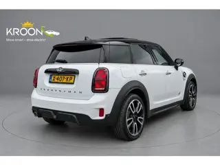 Foto 12 van MINI Countryman 1.5 Cooper SE ALL4 PHEV Chili JCW Panorama Head-Up
