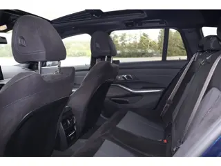 Foto 13 van BMW 3 Serie Touring 330e | 25MY | LCI FACELIFT | BTW-AUTO | ELEK. HAAK | HEAD UP | HARMAN & KARDON |
