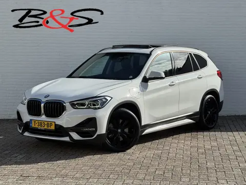 BMW X1 XDrive25e eDrive Edition Trekhaak Leder Panorama dak Led Adaptieve cruise