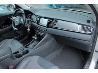 Foto 14 van Kia Niro 1.6 GDi Hybrid DynamicLine |Apple/Android|stoel/stuurverwarming|leder|