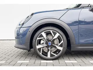 Foto 13 van MINI Cooper 3-deurs 1.5 Cooper C Oxford Edition | 18 Inch Slide Spoke 2-tone