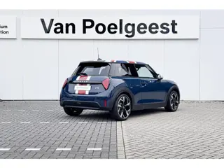 Foto 14 van MINI Cooper 3-deurs 1.5 Cooper C Oxford Edition | 18 Inch Slide Spoke 2-tone