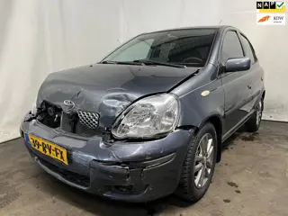 Toyota Yaris 1.3 VVT-i S-Line - Frontschade, Koelvloeistof lekt, Rondom gebruikersschade