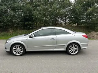 Foto 17 van Opel Astra TwinTop 1.6 Cosmo