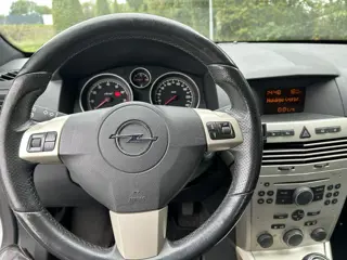 Foto 11 van Opel Astra TwinTop 1.6 Cosmo
