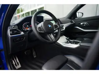 Foto 19 van BMW 3-serie 320i 184 pk High Executive M-Sport / Laser/ Pano-Dak/ ACC/ 360° Camera/ HUD/ H&K/ Keyles