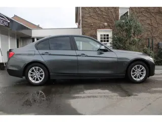 Foto 18 van BMW 3-serie 316i High Executive | Airco | Cruise Control | Elec ramen | Stoelverwarming | Parkeersen