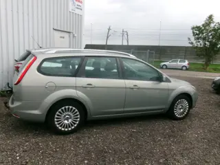 Foto 11 van Ford FOCUS Wagon 1.8 Limited (bj 2010)