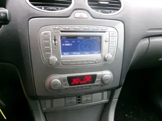 Foto 13 van Ford FOCUS Wagon 1.8 Limited (bj 2010)