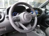 Foto 24 van TOYOTA AYGO X HYBRID 115 PLAY NIEUW! / Camera / 17 Inch / Stoelverw. / FABRIEKS garantie