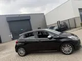 Foto 23 van Peugeot 208 1.6 HDI Allure Navi|Clima|Lagekm|Cruise|Sensoren