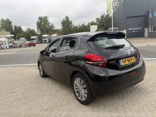 Foto 15 van Peugeot 208 1.6 HDI Allure Navi|Clima|Lagekm|Cruise|Sensoren