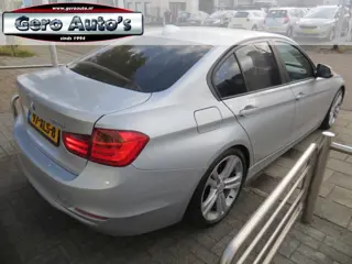 Foto 12 van BMW 3-serie 320i Executive sedan nl-auto 19 inch lmv nette auto !