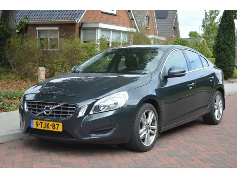 Volvo S60 2.0 D4 Summum Leer/dealer onderhouden/trekhaak