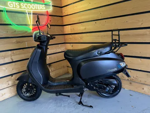 GTS Bromscooter Toscana Pure (bj 2021, automaat)