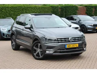 Volkswagen Tiguan 2.0 TSI 4Motion Highline / 1e Eign. / NL Auto / Trekhaak / Panoramadak / Keyless /