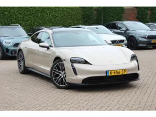 Porsche Taycan Performance 84 kWh / SoH 89,3% / Panoramadak / Camera / Luchtvering / 20'' / Leder / 