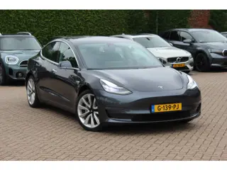 Tesla Model 3 Long Range AWD 75 kWh / Trekhaak / Autopilot / Panoramadak / Camera / Premium Audio / 