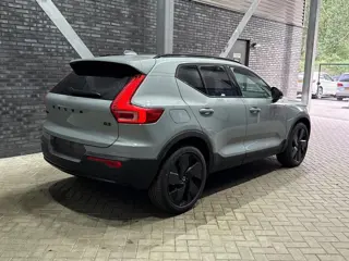 Foto 7 van Volvo XC40 2.0 B3 Plus Black Edition | Harman/Kardon | BLIS | 360° Camera | Pilot Assist | Stoel+Stu