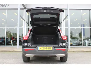 Foto 14 van Volvo XC40 T3 164PK Automaat Inscription | Styling Kit | 360 Camera | 21" LM Velgen | Verw. Voorstoe