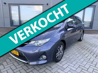 Toyota Auris Touring Sports 1.8 Hybrid Lease // Clima // Navi // PDC // stoelverw. // Pano //