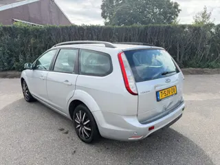 Foto 13 van Ford Focus Wagon 1.6 Trend - KOUDE AIRCO - APK 9/2027