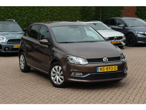 Volkswagen Polo 1.2 TSI Comfortline / NL Auto! / 2de Eign. / Trekhaak / CarPlay / Armsteun / Bluetoo
