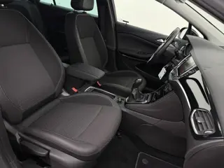Foto 13 van Opel Astra Sports Tourer 1.4 Business Executive Cam/Trekhaak/Navi/LM Velgen /Stoelverwarming