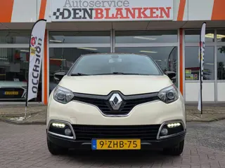 Foto 11 van Renault Captur 0.9 TCe Dynamique BJ.2015 / Navigatie / Camera / Keyless / Climate Control / 1 Eigena