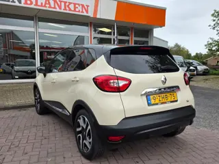 Foto 17 van Renault Captur 0.9 TCe Dynamique BJ.2015 / Navigatie / Camera / Keyless / Climate Control / 1 Eigena