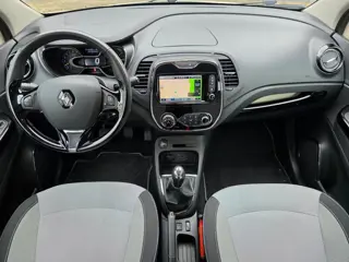 Foto 14 van Renault Captur 0.9 TCe Dynamique BJ.2015 / Navigatie / Camera / Keyless / Climate Control / 1 Eigena