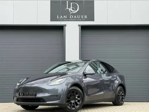 Tesla Model Y Long Range AWD 75 kWh / WINTERPAKKET / FSD